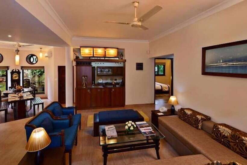 ホテル La Sunila Suites & Villas By Wsi