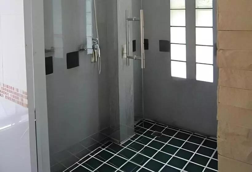 فندق Nattha Waree Hot Spring Resort And Spa