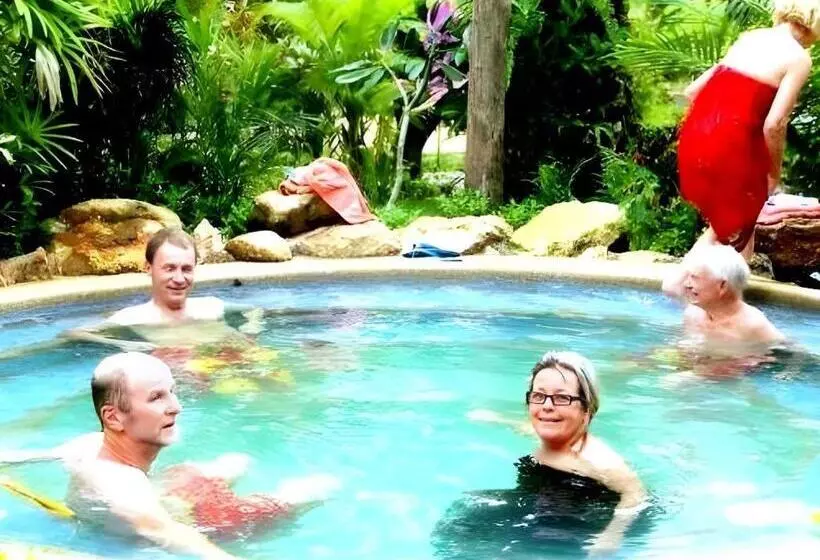 فندق Nattha Waree Hot Spring Resort And Spa