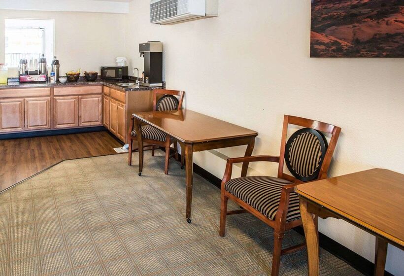 ホテル Rodeway Inn Greeley