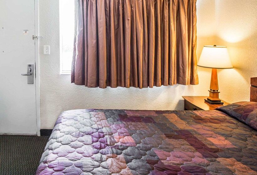 ホテル Rodeway Inn Greeley