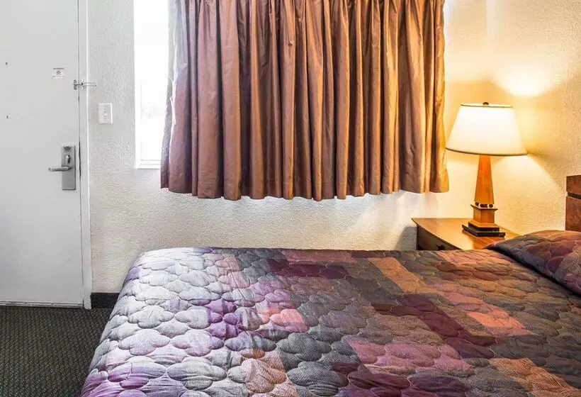 ホテル Rodeway Inn Greeley