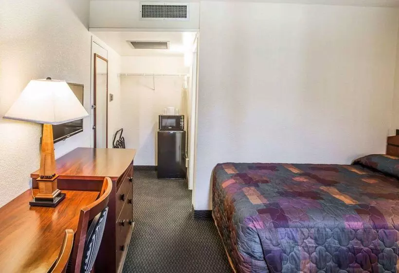 ホテル Rodeway Inn Greeley