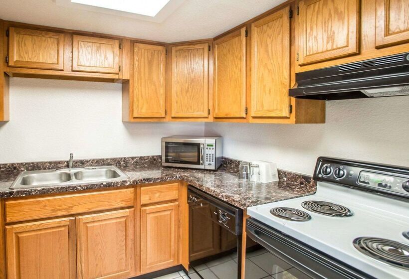 ホテル Rodeway Inn Greeley