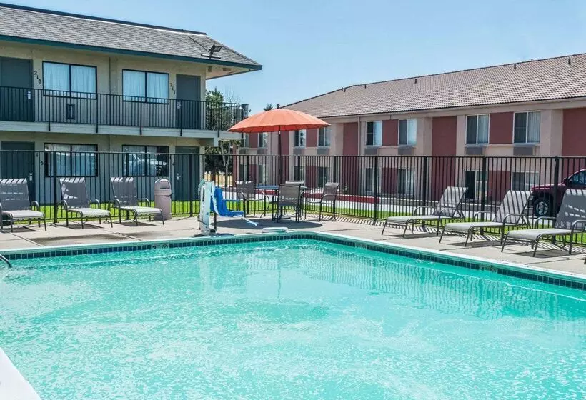 ホテル Rodeway Inn Greeley