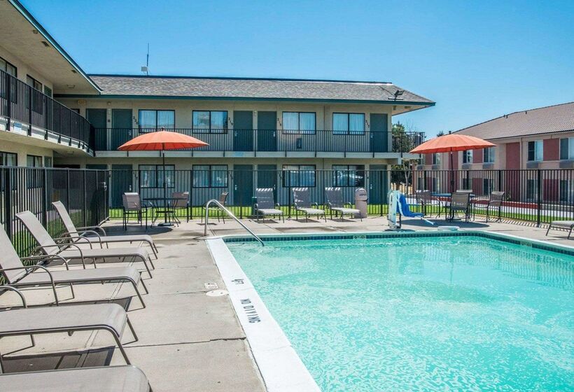 ホテル Rodeway Inn Greeley