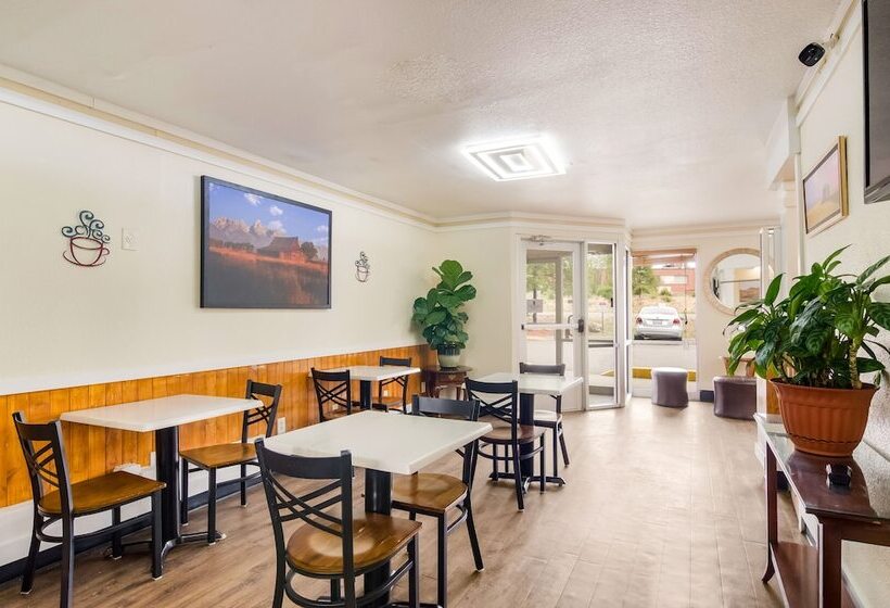 ホテル Rodeway Inn Greeley