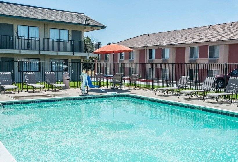 ホテル Rodeway Inn Greeley