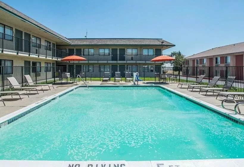 ホテル Rodeway Inn Greeley