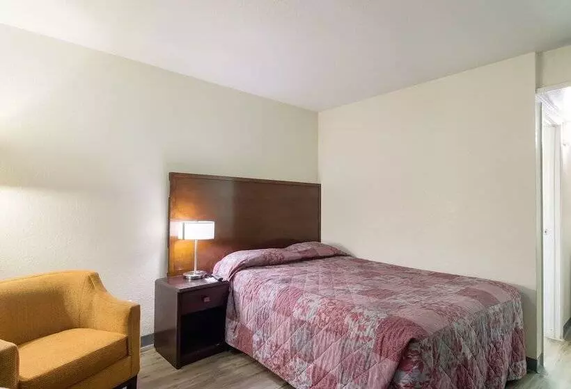 ホテル Rodeway Inn Greeley