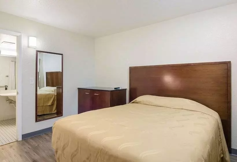 ホテル Rodeway Inn Greeley