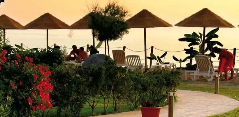 Отель Sunshine Beach Resort