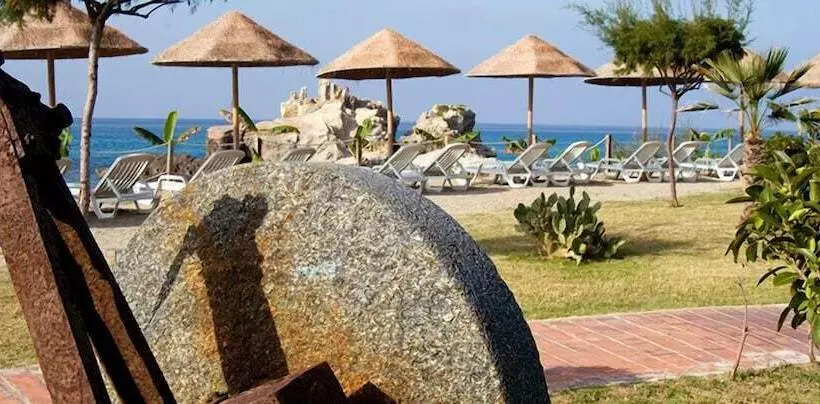 Отель Sunshine Beach Resort