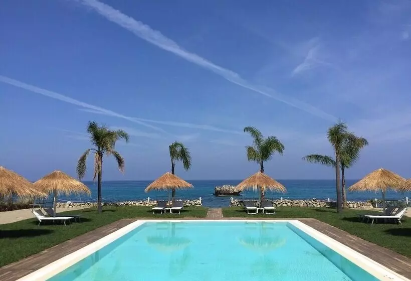 Отель Sunshine Beach Resort