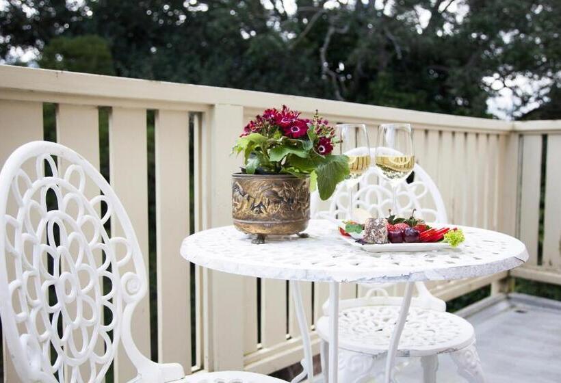 בית מלון כפרי Tairoa Lodge