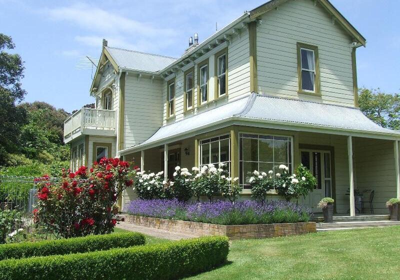 בית מלון כפרי Tairoa Lodge