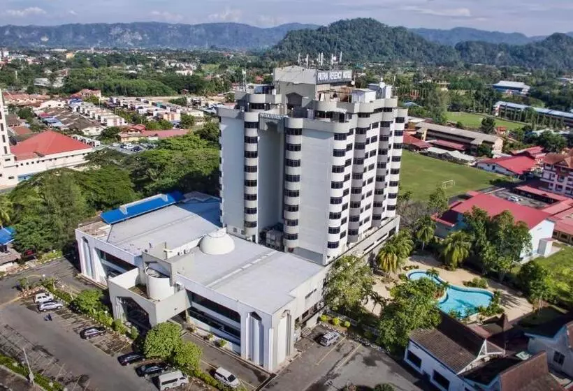 ホテル The Putra Regency