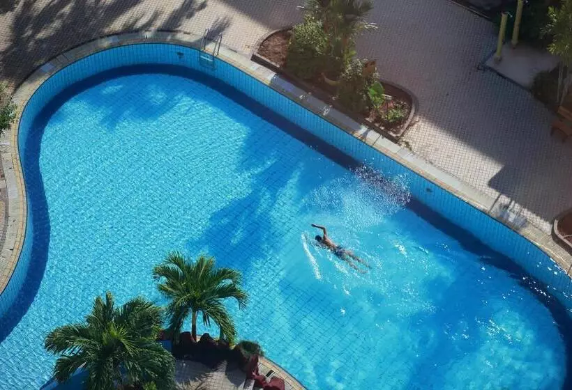 ホテル The Putra Regency