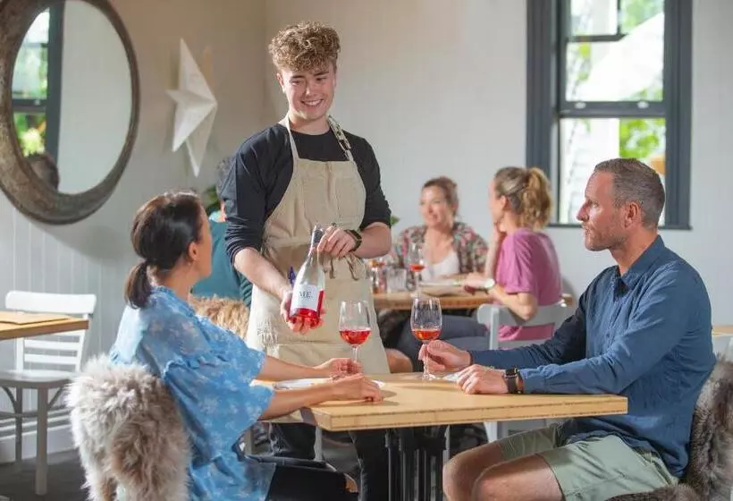 酒店 The White Swan