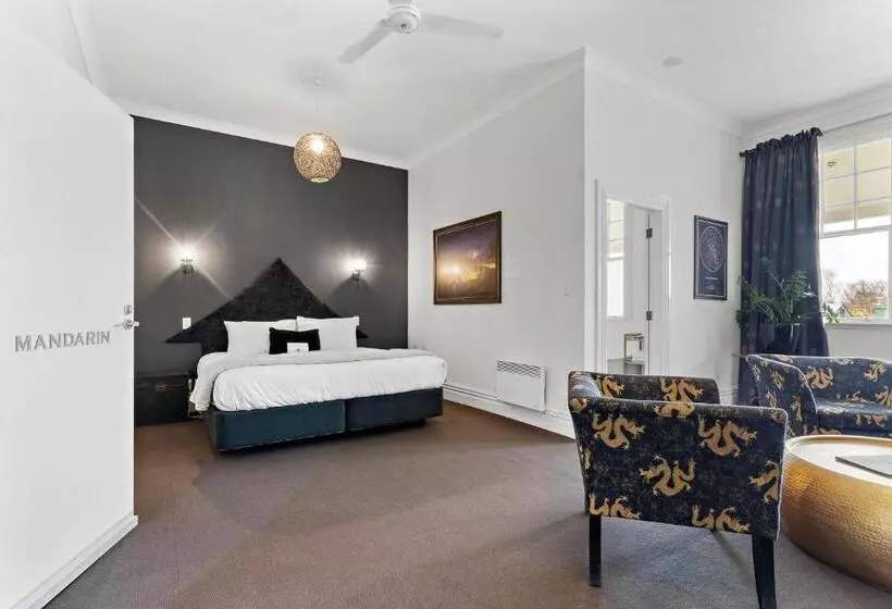 酒店 The White Swan