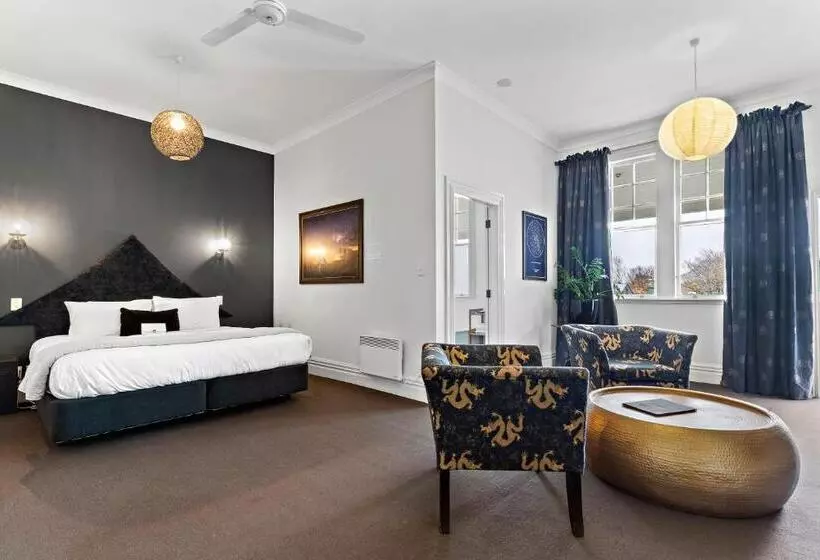 酒店 The White Swan