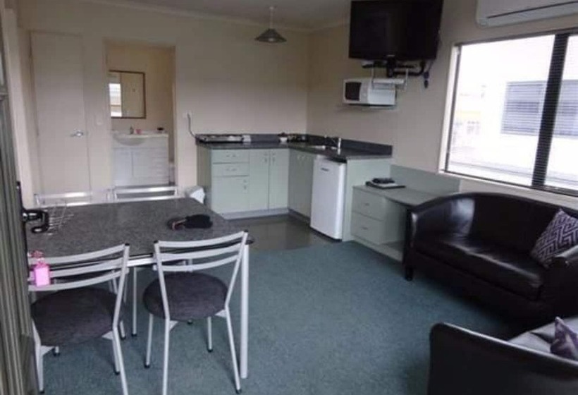 מוטל Asure Abode On Courtenay Motor Inn