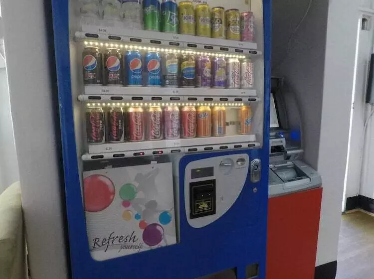 The Hive Hostel Traveler Friendly, Passport Only