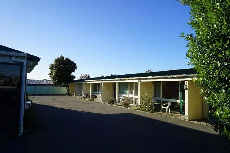 Tui Lodge Motel