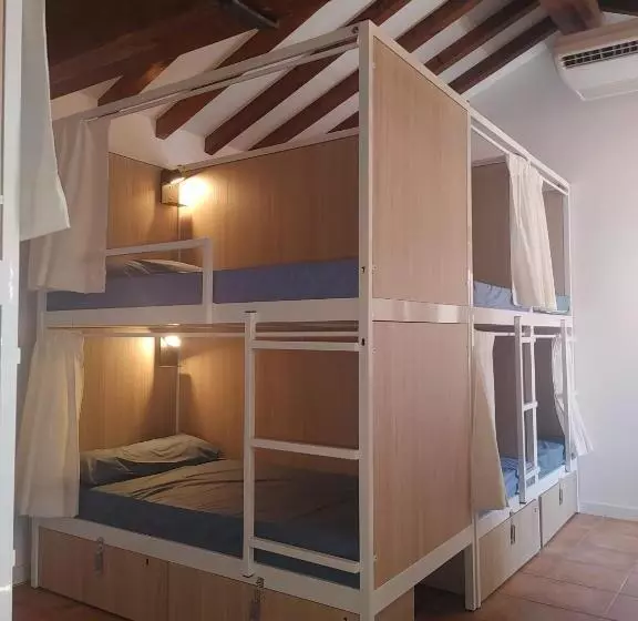 Urban Hostel Palma  Albergue Juvenil  Youth Hostel