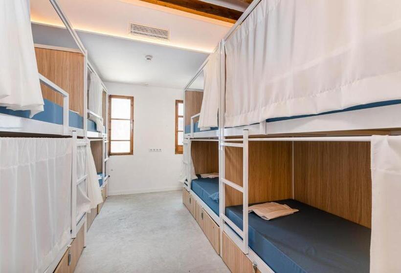Urban Hostel Palma Albergue Juvenil Youth Hostel