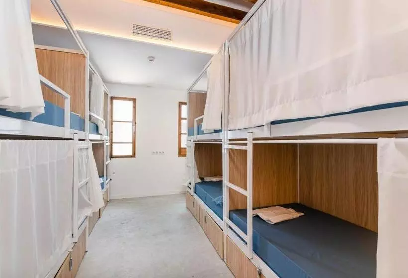 Urban Hostel Palma  Albergue Juvenil  Youth Hostel