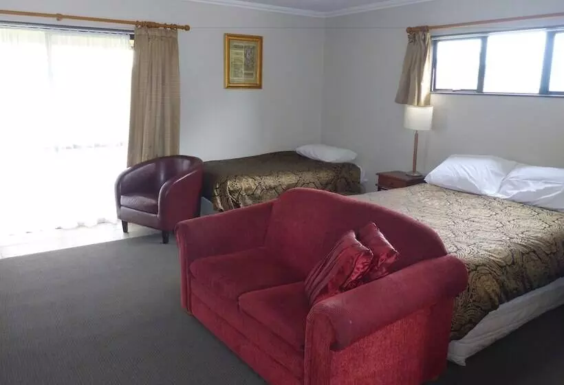 Westport Kiwi Holiday Park & Motels