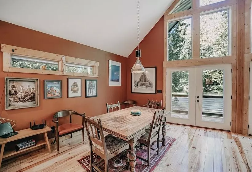 79mbr   Hot Tub   Pets Ok   Wifi   Bbq