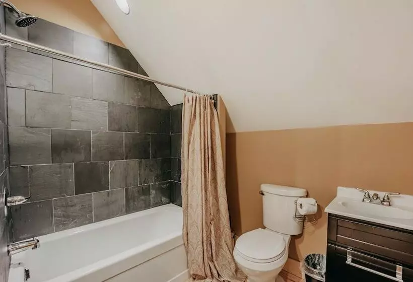 79mbr   Hot Tub   Pets Ok   Wifi   Bbq