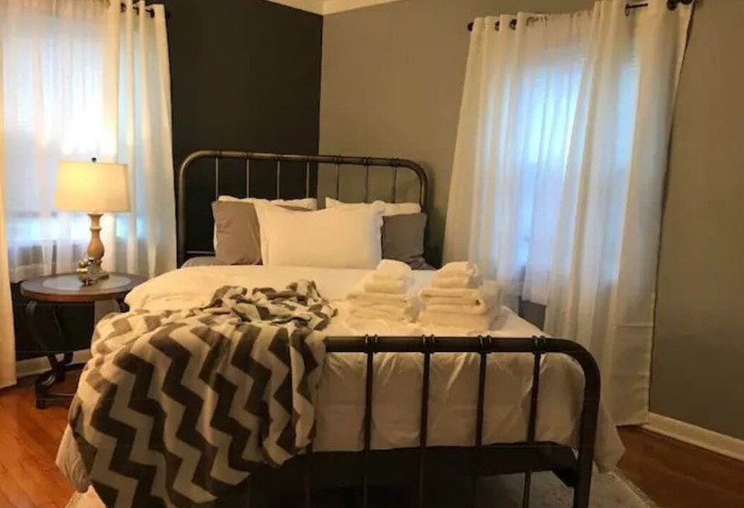 Country Chic Cottage