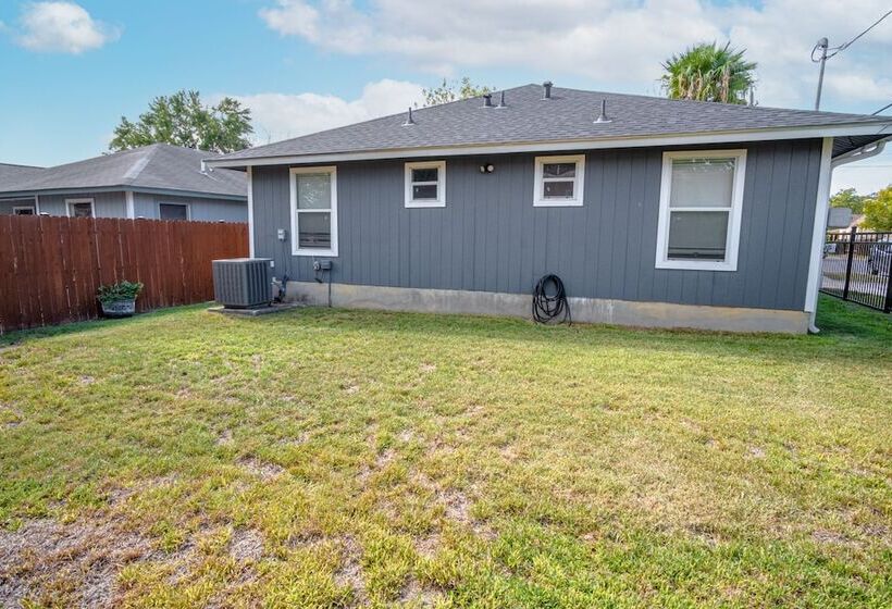 Freshly Remodeled 3br 2ba Near Fantastic Downtown