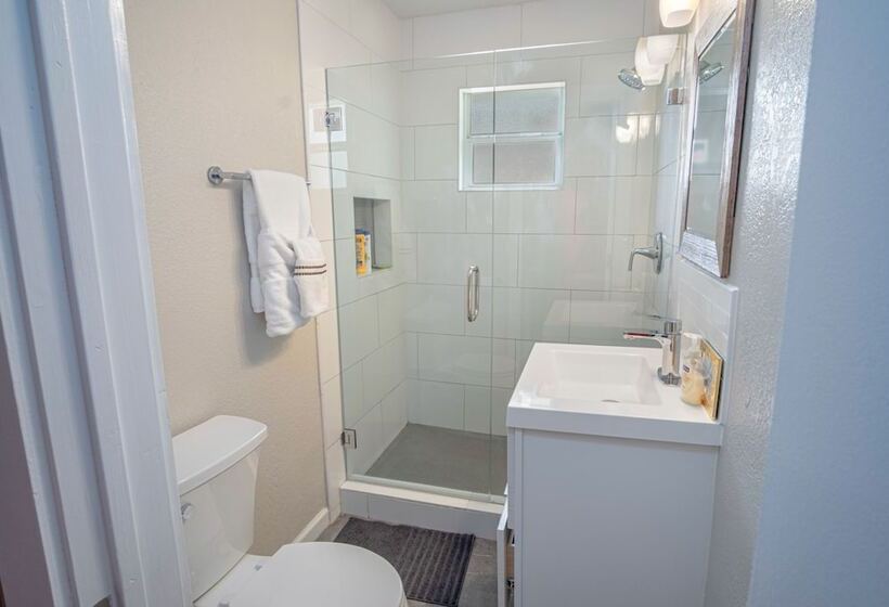 Freshly Remodeled 3br 2ba Near Fantastic Downtown