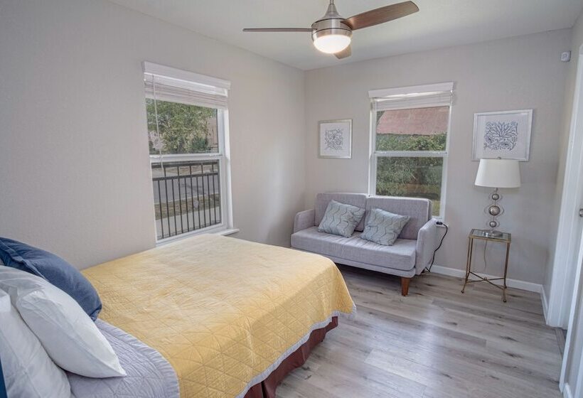 Freshly Remodeled 3br 2ba Near Fantastic Downtown