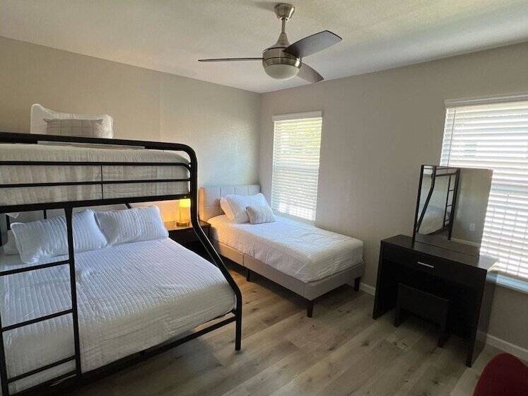 Freshly Remodeled 3br 2ba Near Fantastic Downtown