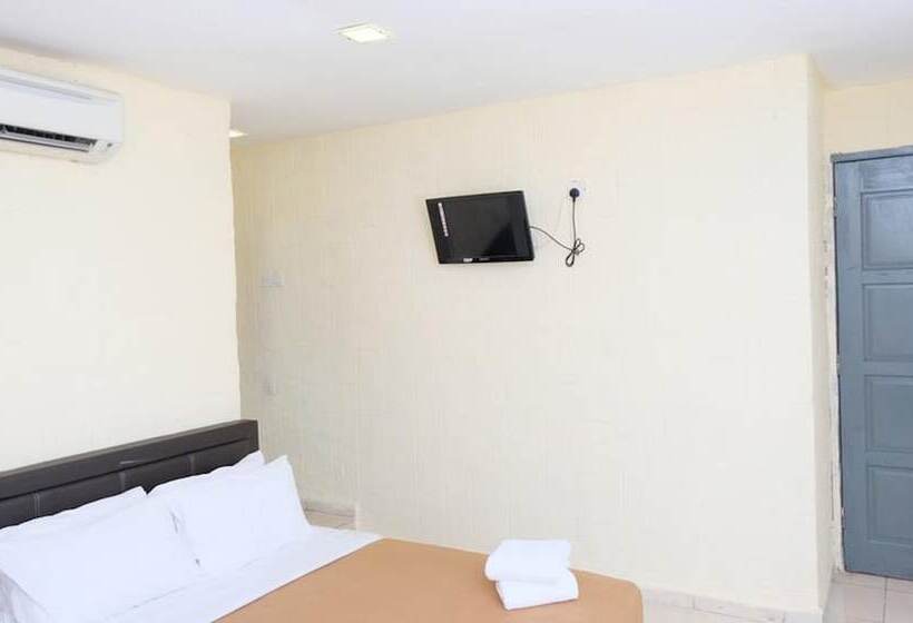 Green Town Hotel & Resort Kuah