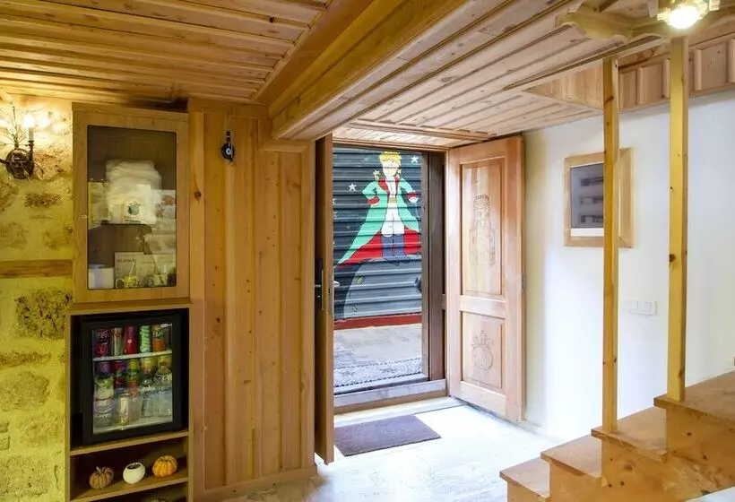 مسافرخانه The Little Prince Pension