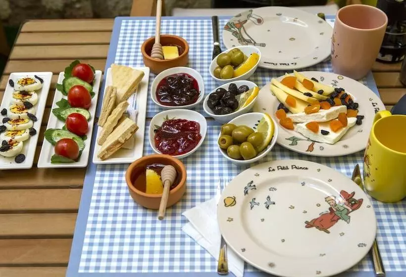 مسافرخانه The Little Prince Pension