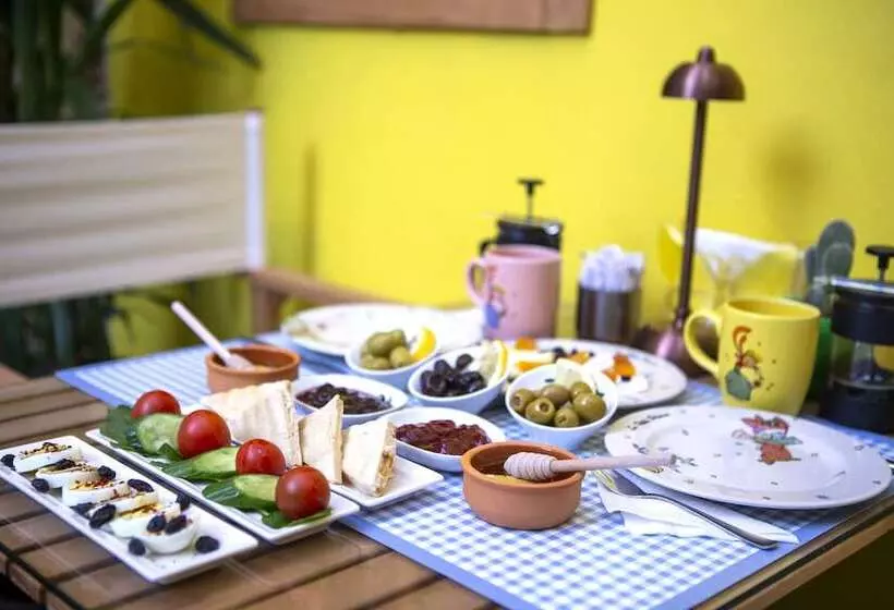 مسافرخانه The Little Prince Pension