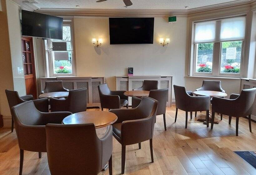 여관 The Rising Sun