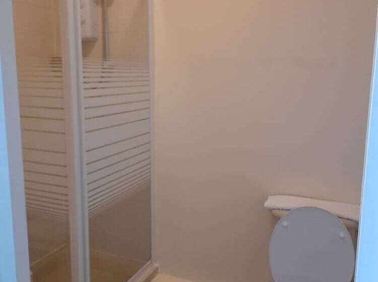 여관 The Rising Sun