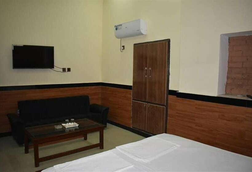 هتل De Metro Guest House