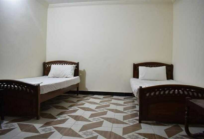 هتل De Metro Guest House