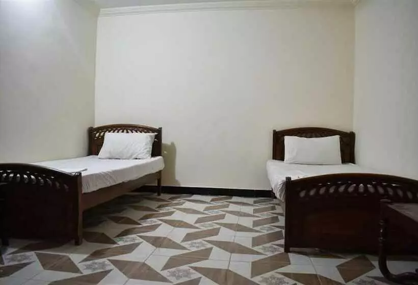 هتل De Metro Guest House