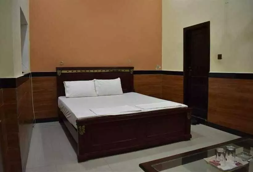 هتل De Metro Guest House