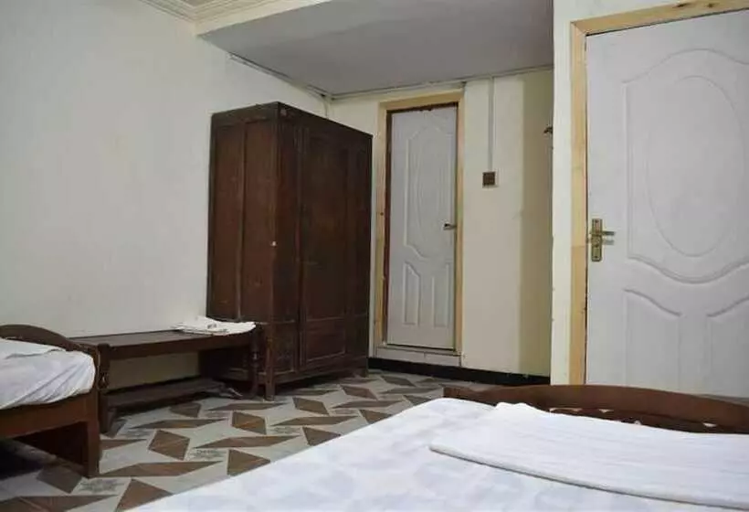 هتل De Metro Guest House